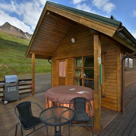 Solbrekka Holiday Homes Mjoifjorthur Экстерьер фото